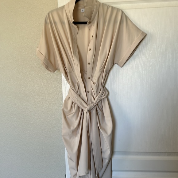 Taupe  button down tie Dress 95%polyester 5%spandex - Picture 5 of 6
